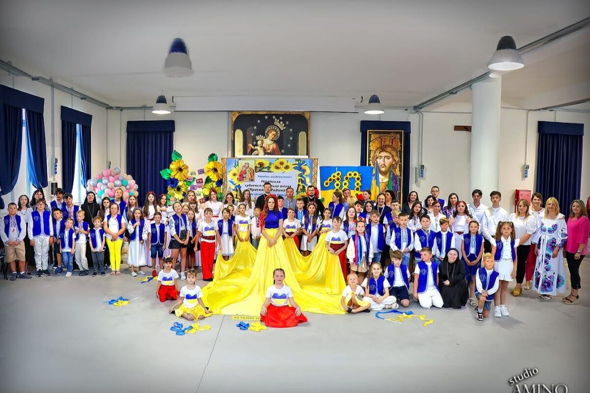 A Pompei si è svolta la celebrazione del decimo anniversario e della prima promozione della scuola «Sacra Famiglia»
