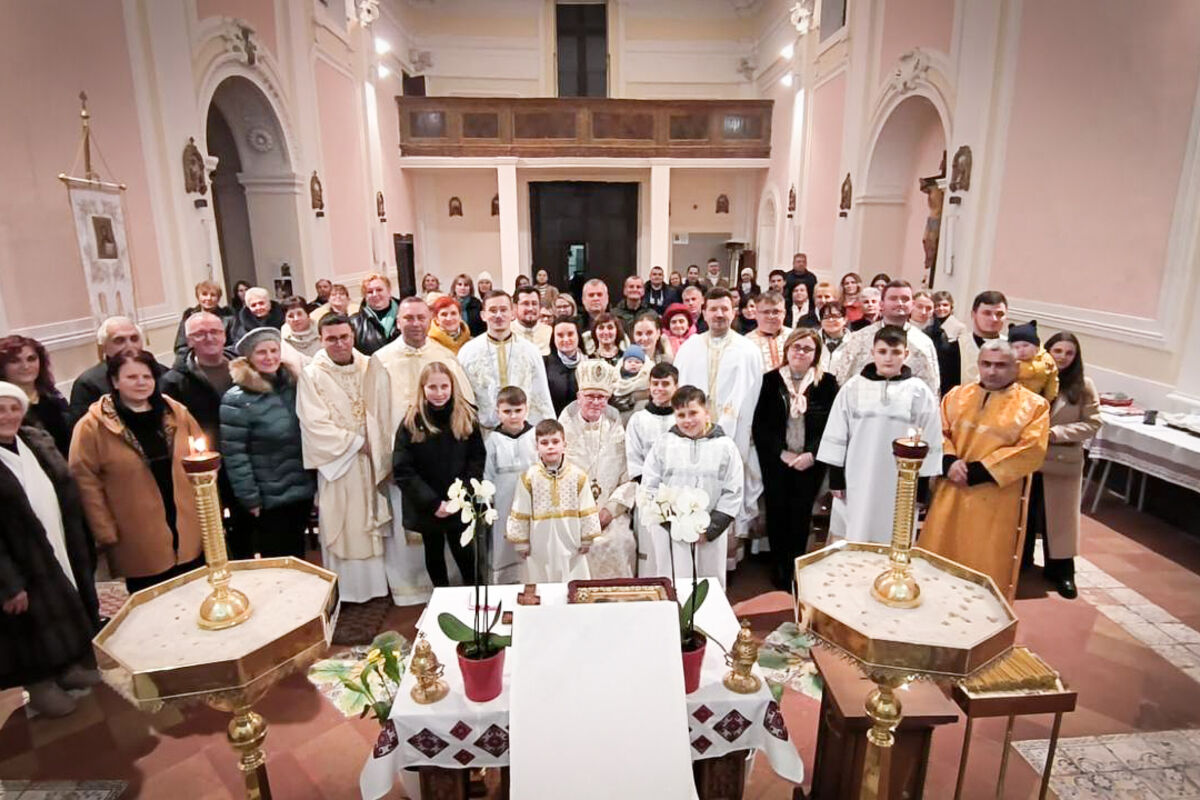 Il Vescovo Dionisio Lachovicz ha benedetto gli spazi parrocchiali per la comunità ucraina a Somma Vesuviana