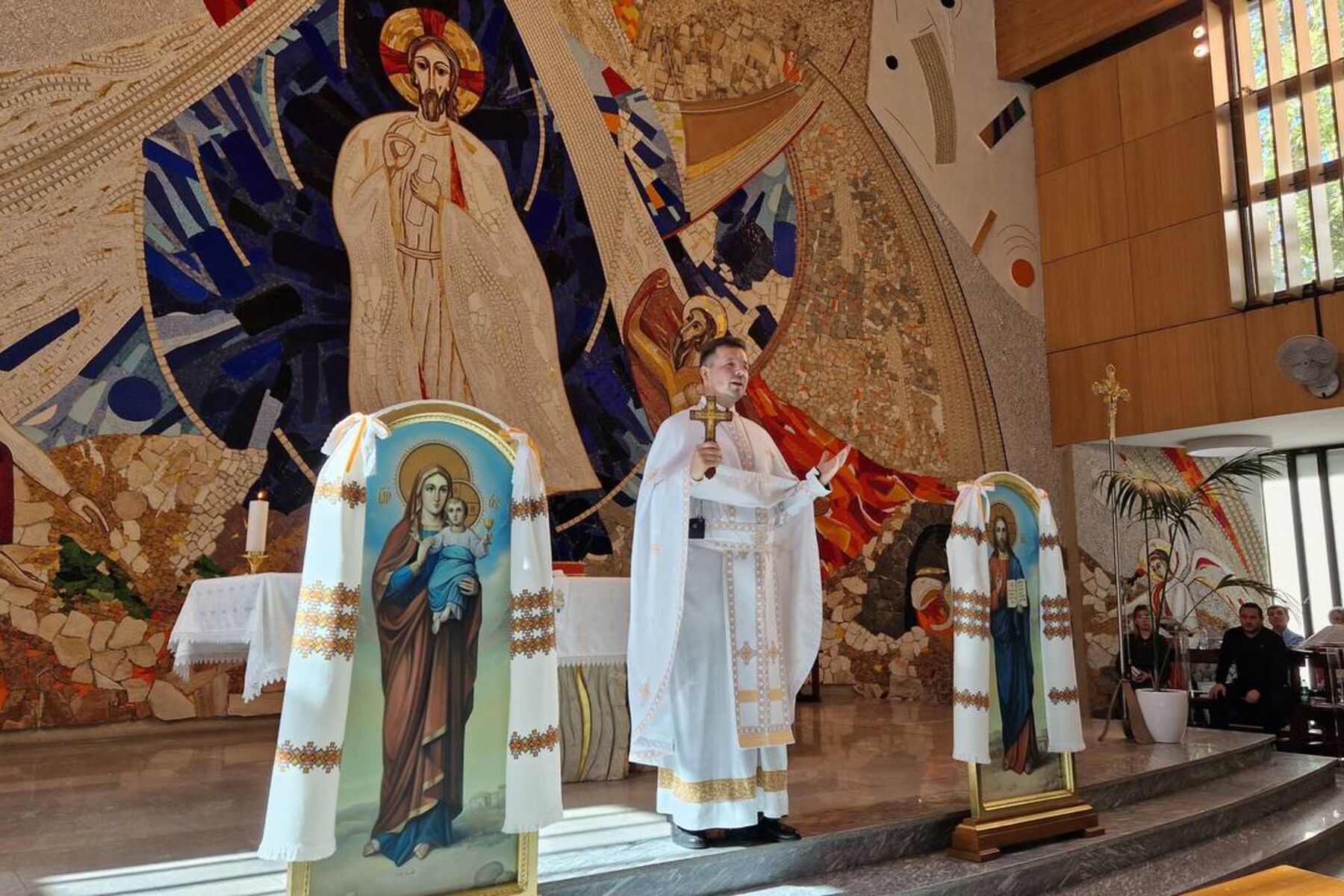 La festa dell’apertura dell’anno scolastico alla scuola ucraina a Milano