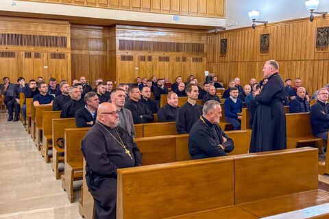 «Повернутися до джерела свого покликання»: в Аріччі відбулися реколекції духовенства Апостольського Екзархату