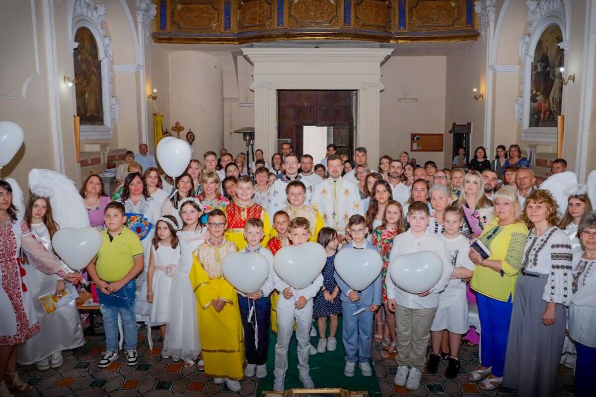 Prima confessione e solenne Comunione nella comunità ucraina a Marigliano