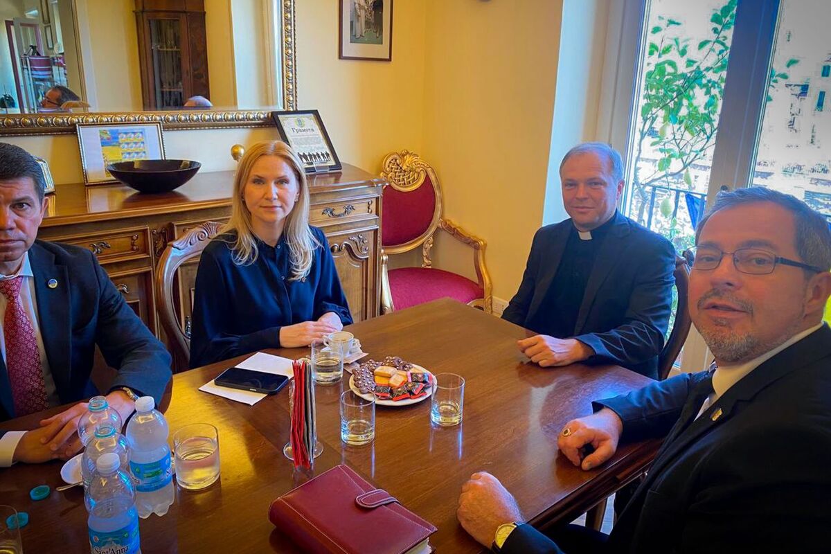 L’Addetto della Curia dell’Esarcato Apostolico per le relazioni con le istituzioni ecclesiastiche ha incontrato la Vicepresidente della Verkhovna Rada dell’Ucraina