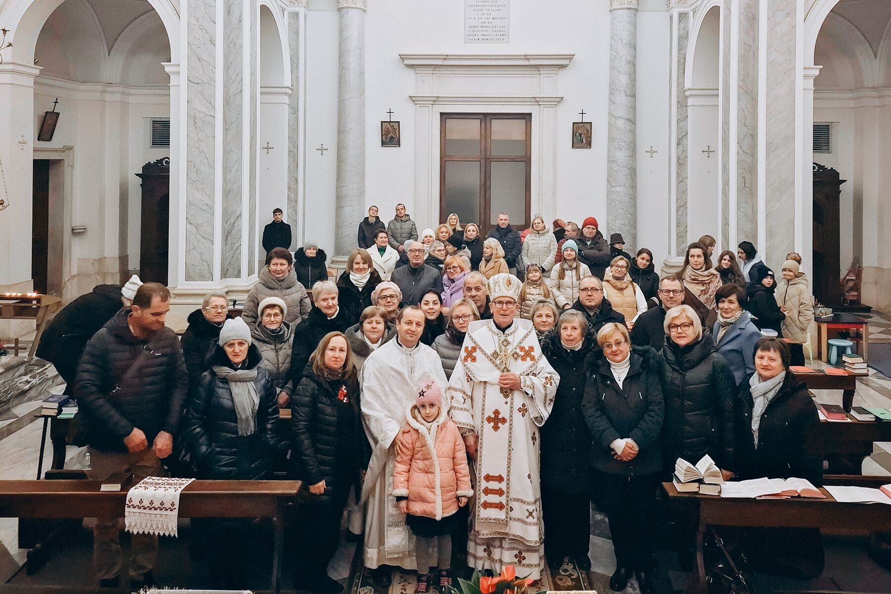 Visita pastorale alla comunità di Padova: Liturgia, benedizione dell’acqua e cena comunitaria»