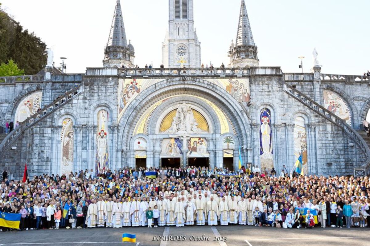 L’Esarca Apostolico durante il pellegrinaggio a Lourdes: «L’innocenza è il privilegio di Maria e la nostra meta»